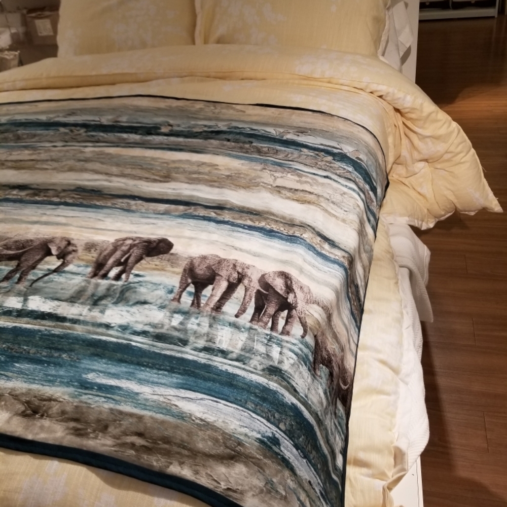 Handmade Elephant Bed Throw - Picture 5 of 7